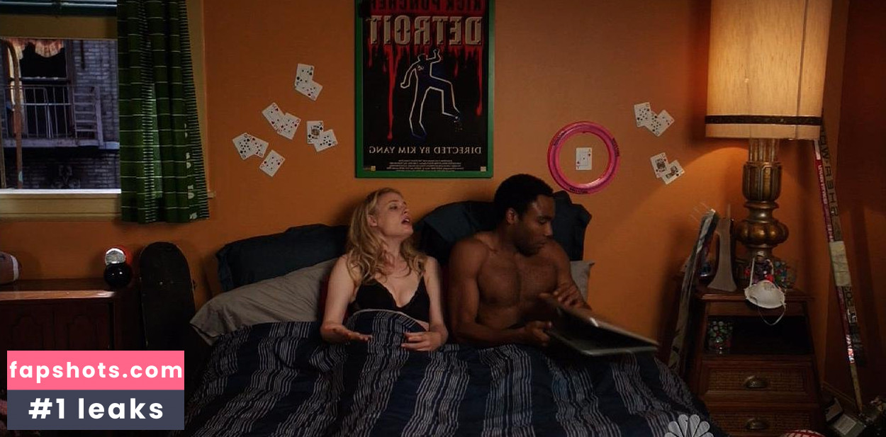 Gillian Jacobs gallery photo #93