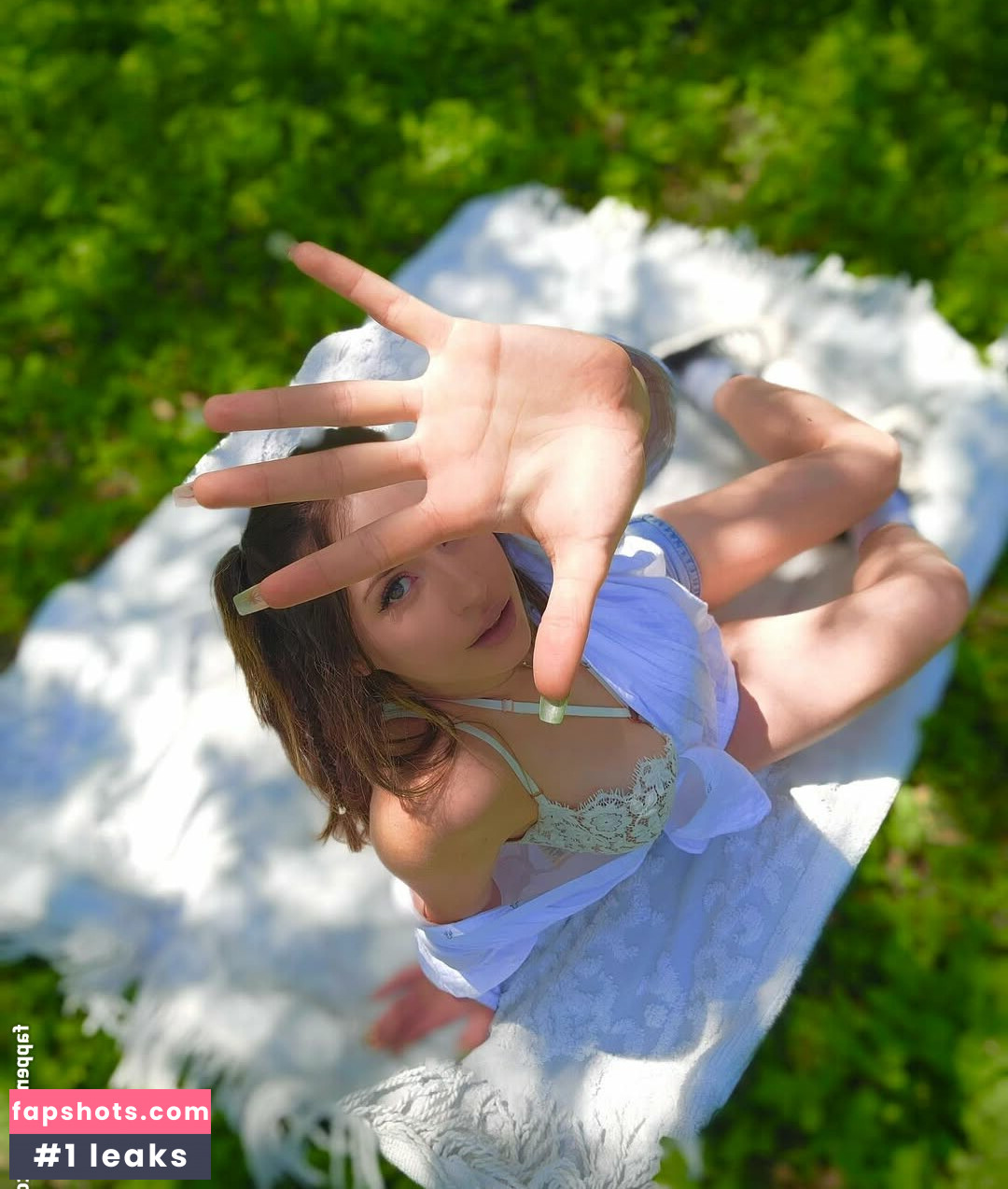 GillianAprils gallery photo #24