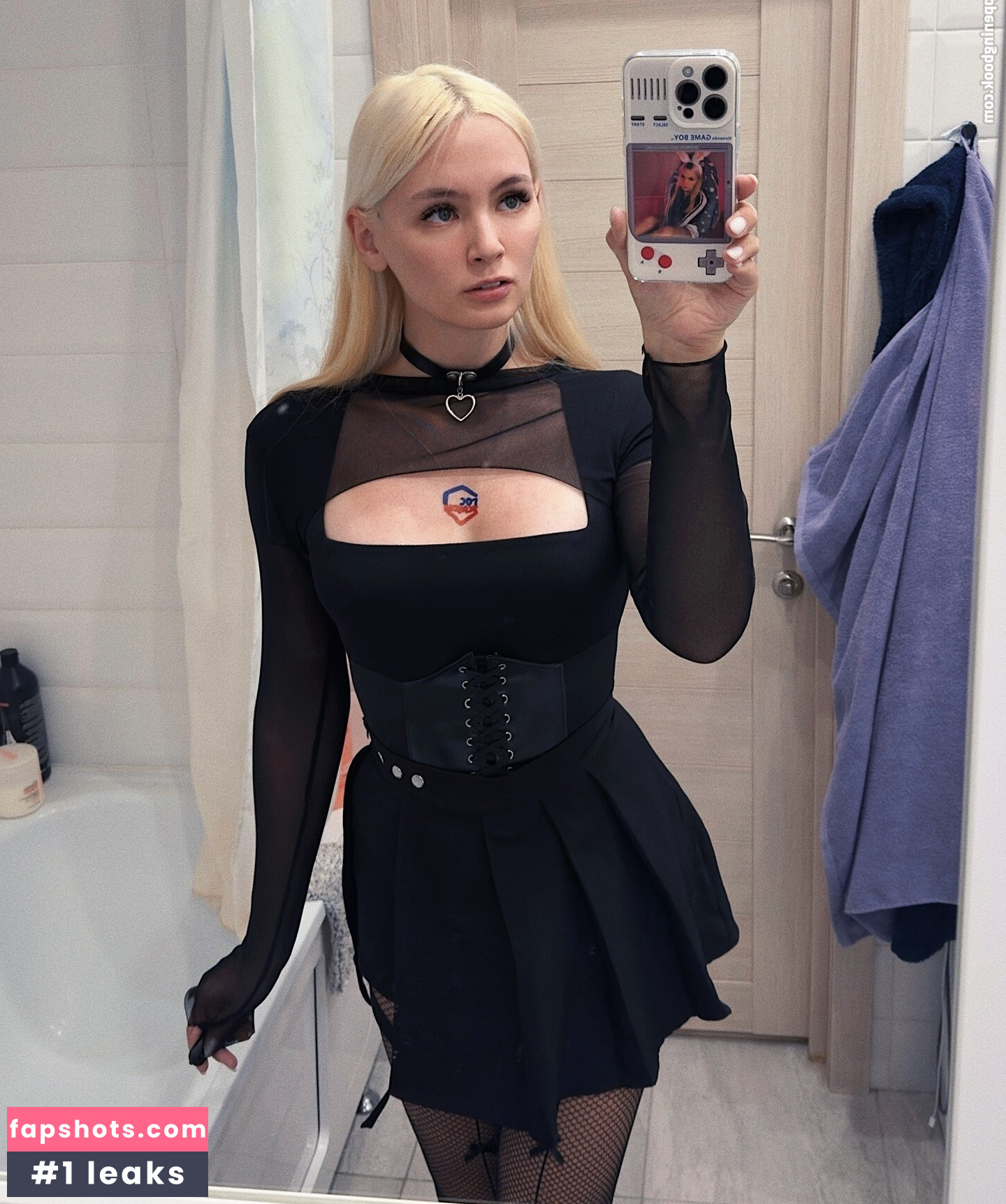 Gilticus nude babe gallery