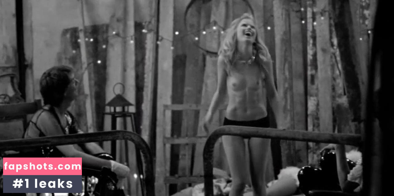 Gina Bramhill gallery photo #3