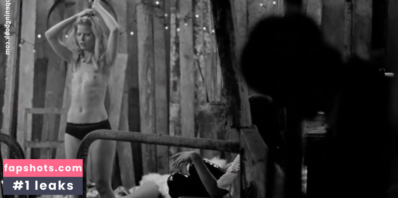 Gina Bramhill gallery photo #6