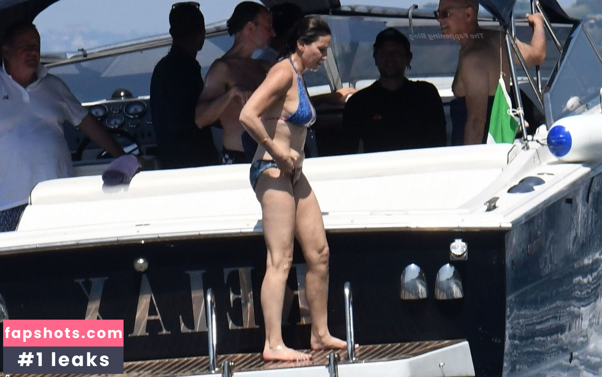 Gina Gershon gallery photo #40