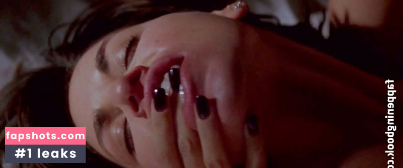 Gina Gershon gallery photo #47