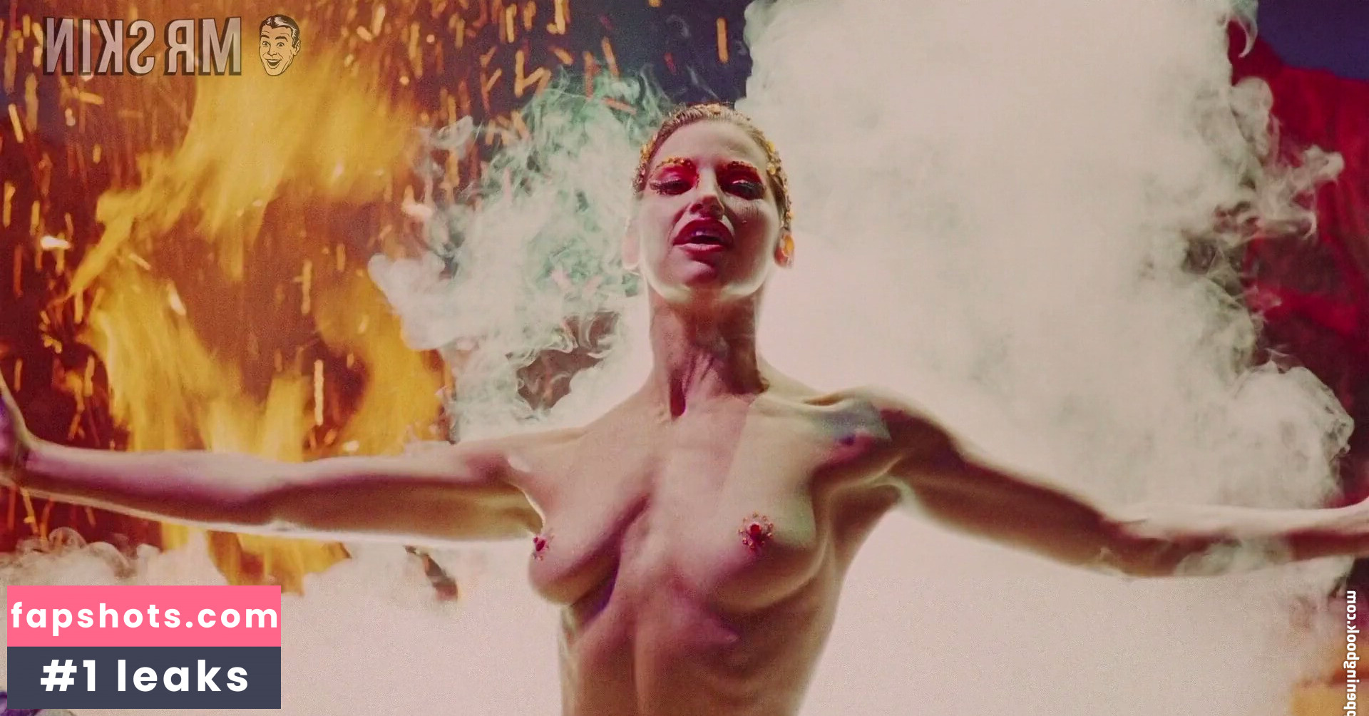 Gina Gershon gallery photo #8