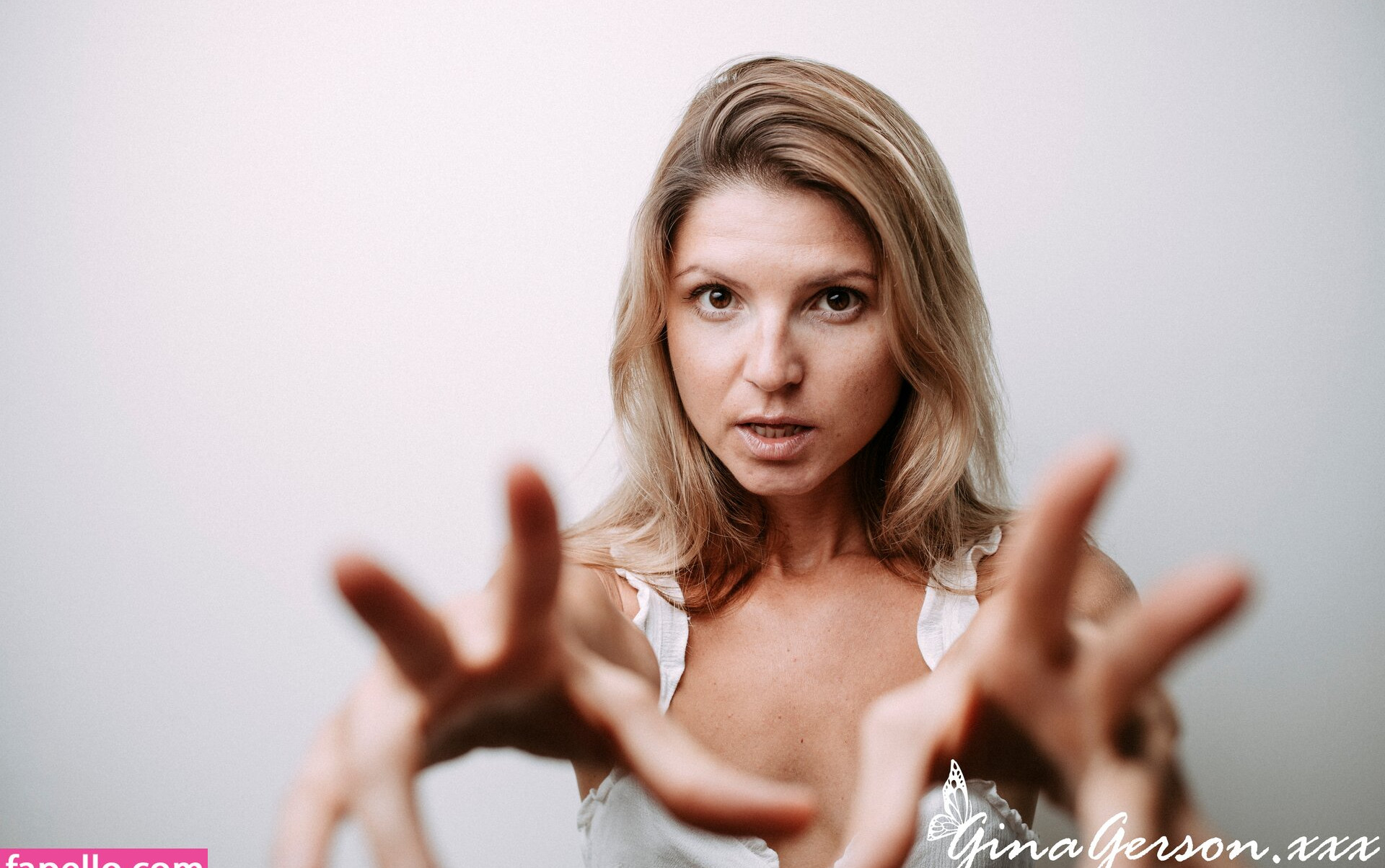 gina-gerson gallery photo #2573