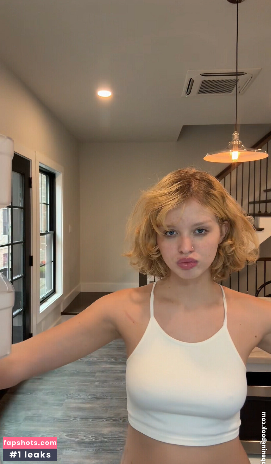 Gina Lynn gallery photo #2