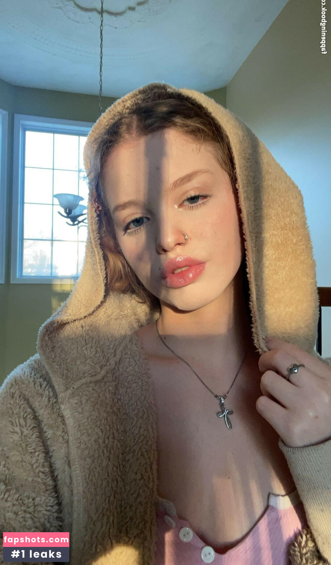 Gina Lynn gallery photo #33