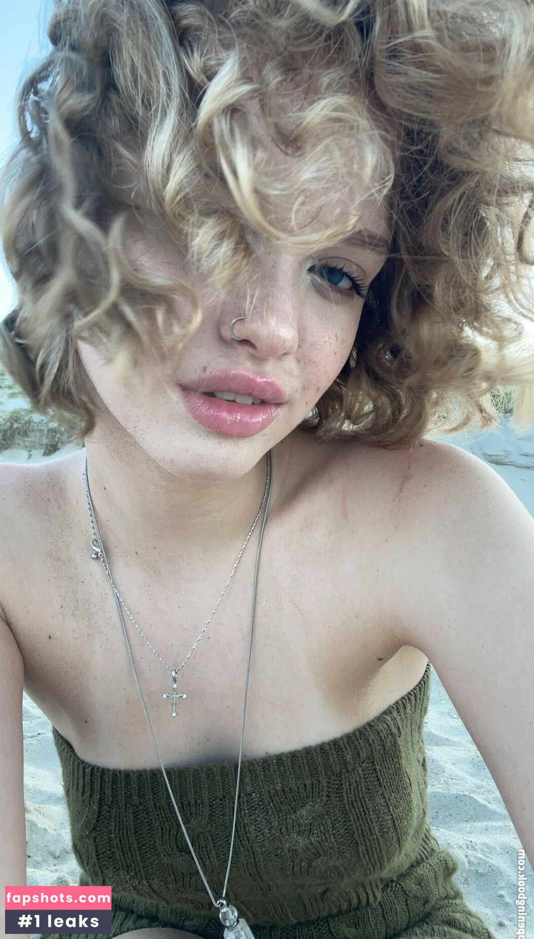 Gina Lynn gallery photo #37