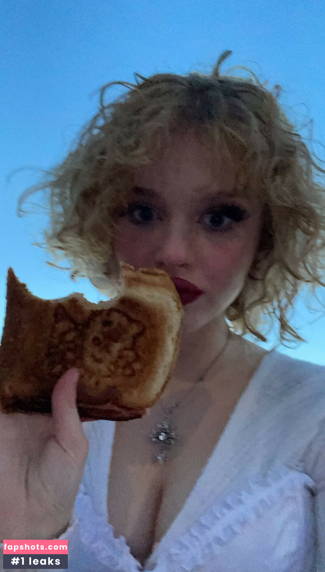 Gina Lynn gallery photo #38