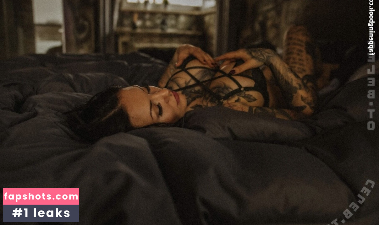 Gina Ray nude babe gallery