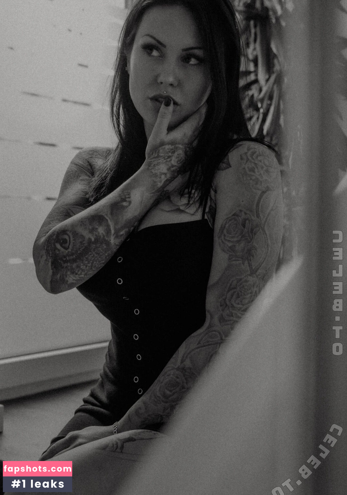 Gina Ray gallery photo #13