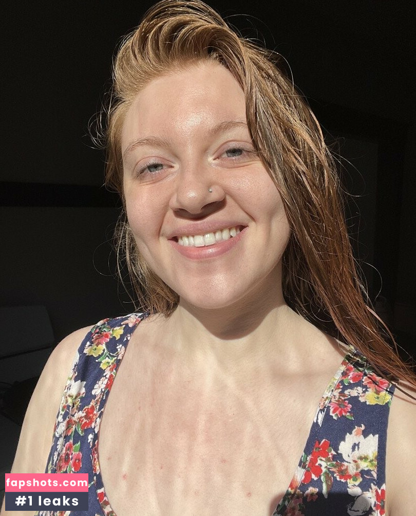 Ginger Rapunzel nude babe gallery