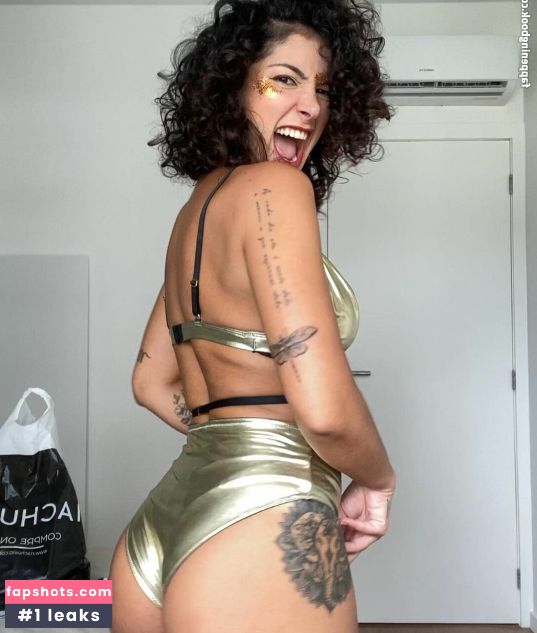 Giovana Fagundes gallery photo #12