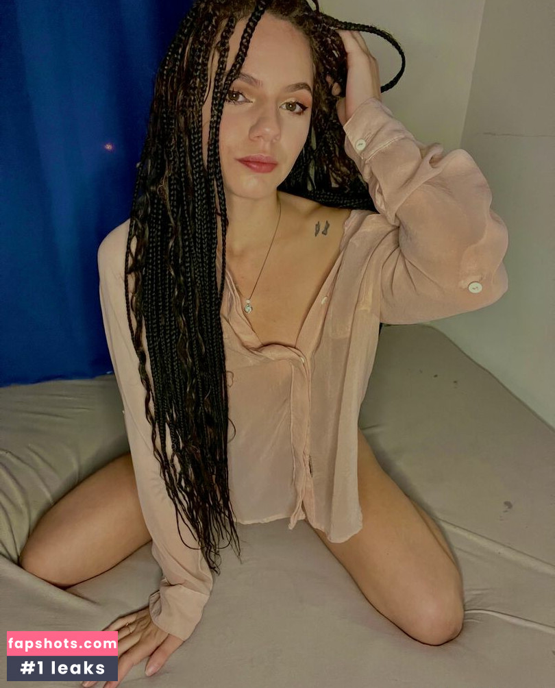 Giovana nude babe gallery