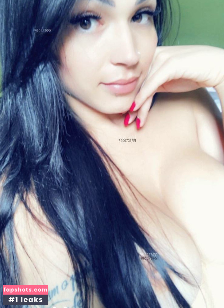 Giovana Teixeira gallery photo #16