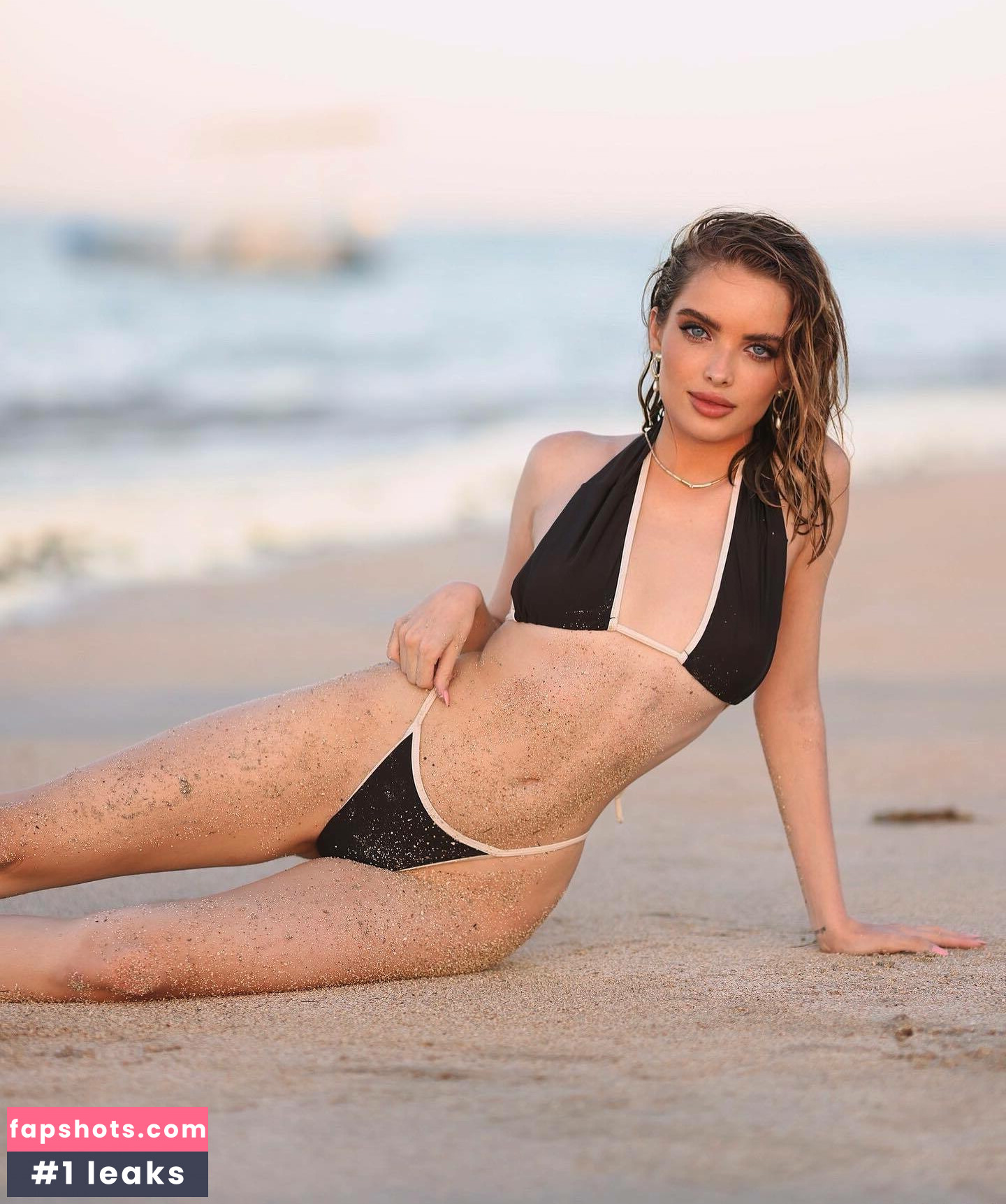 Giovanna Chaves gallery photo #10