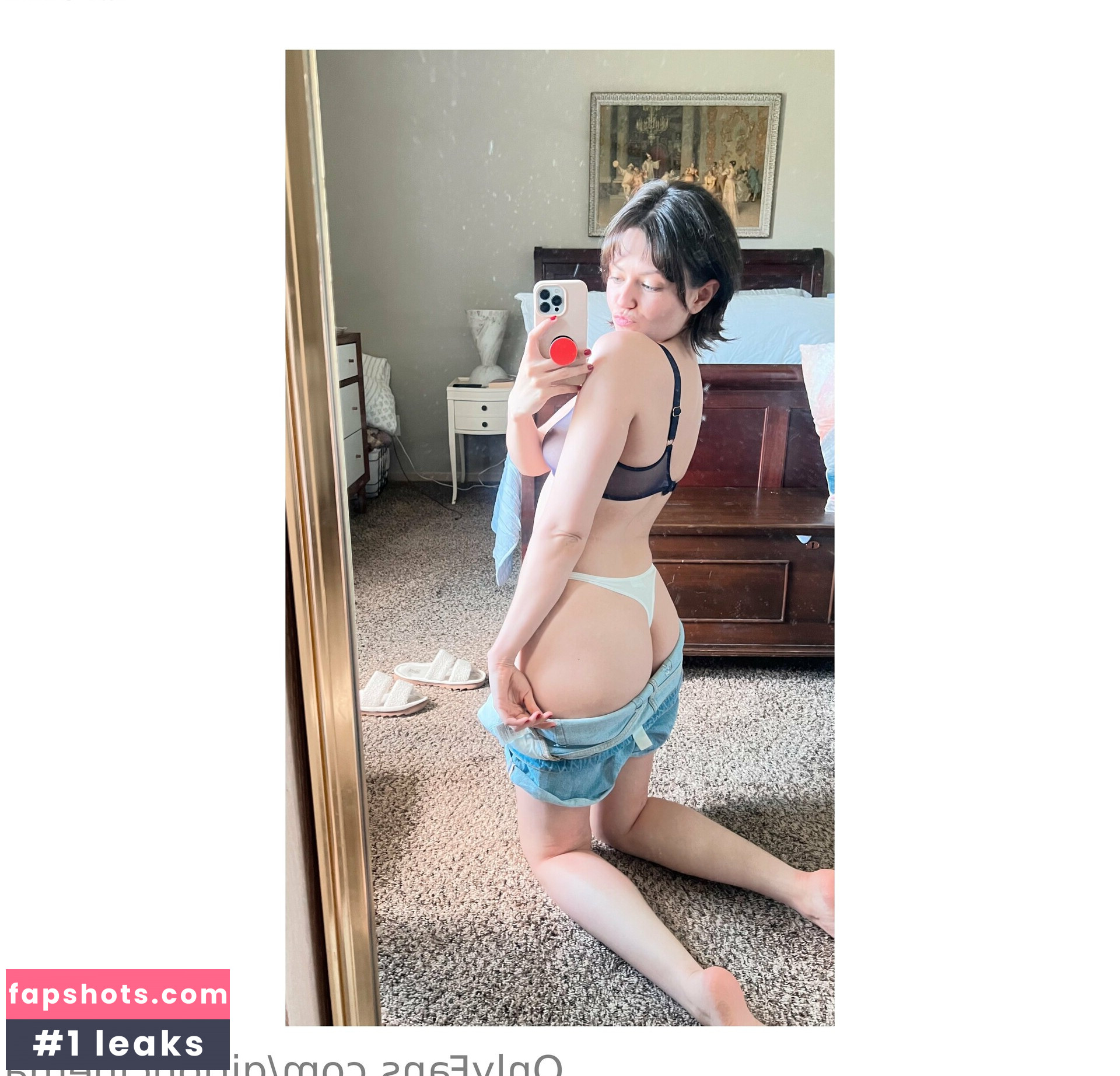 Girl On Cinema gallery photo #3