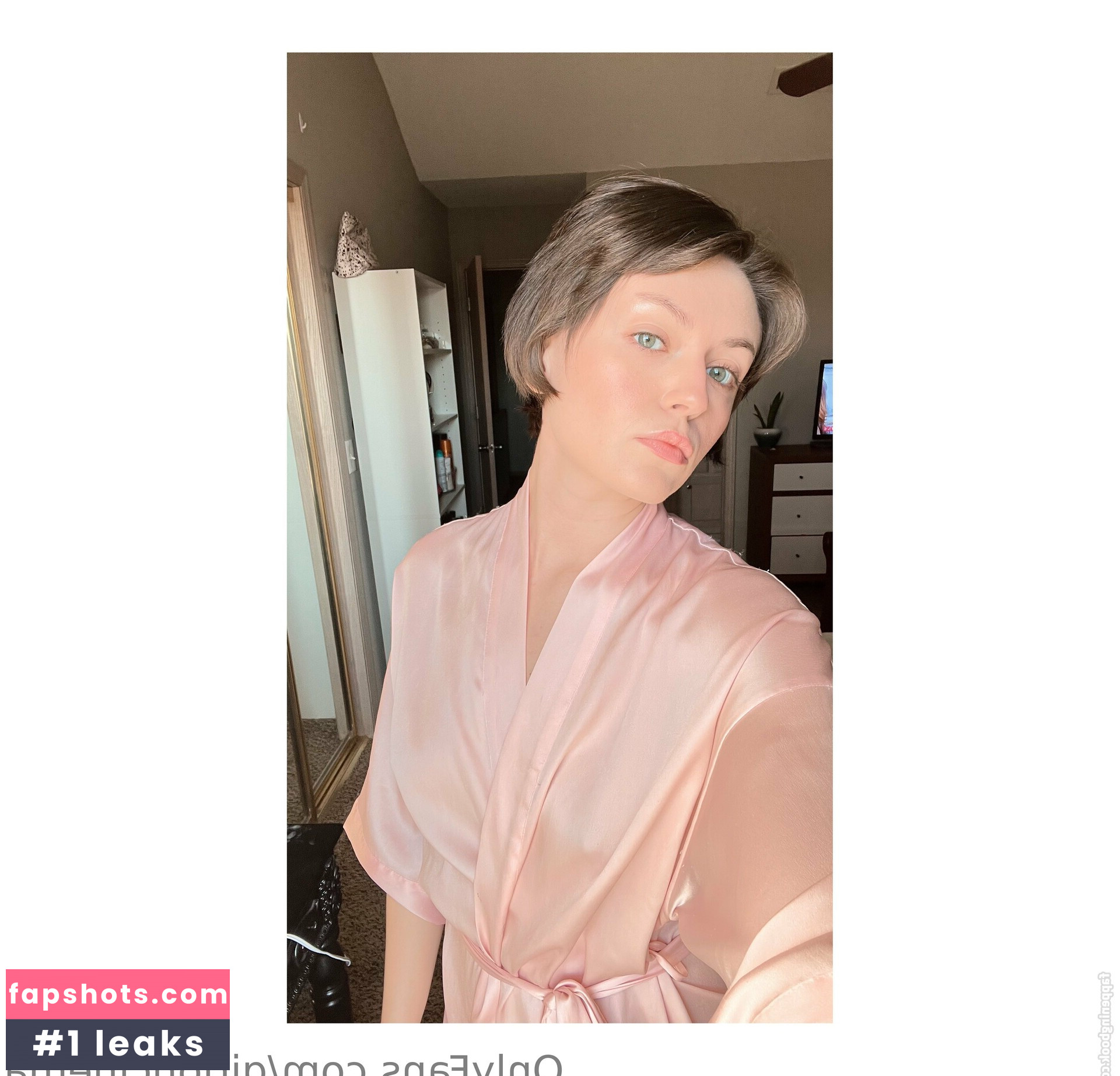 Girl On Cinema gallery photo #38