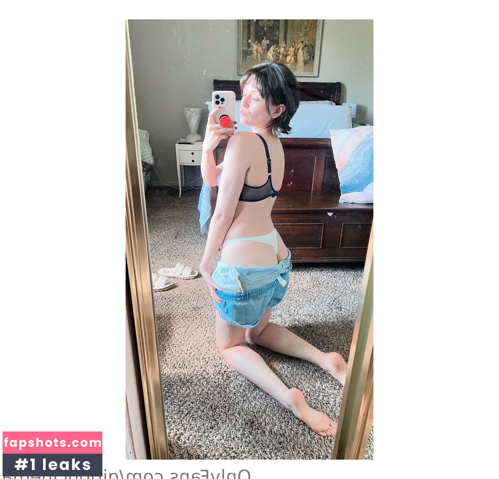 Girl On Cinema gallery photo #5