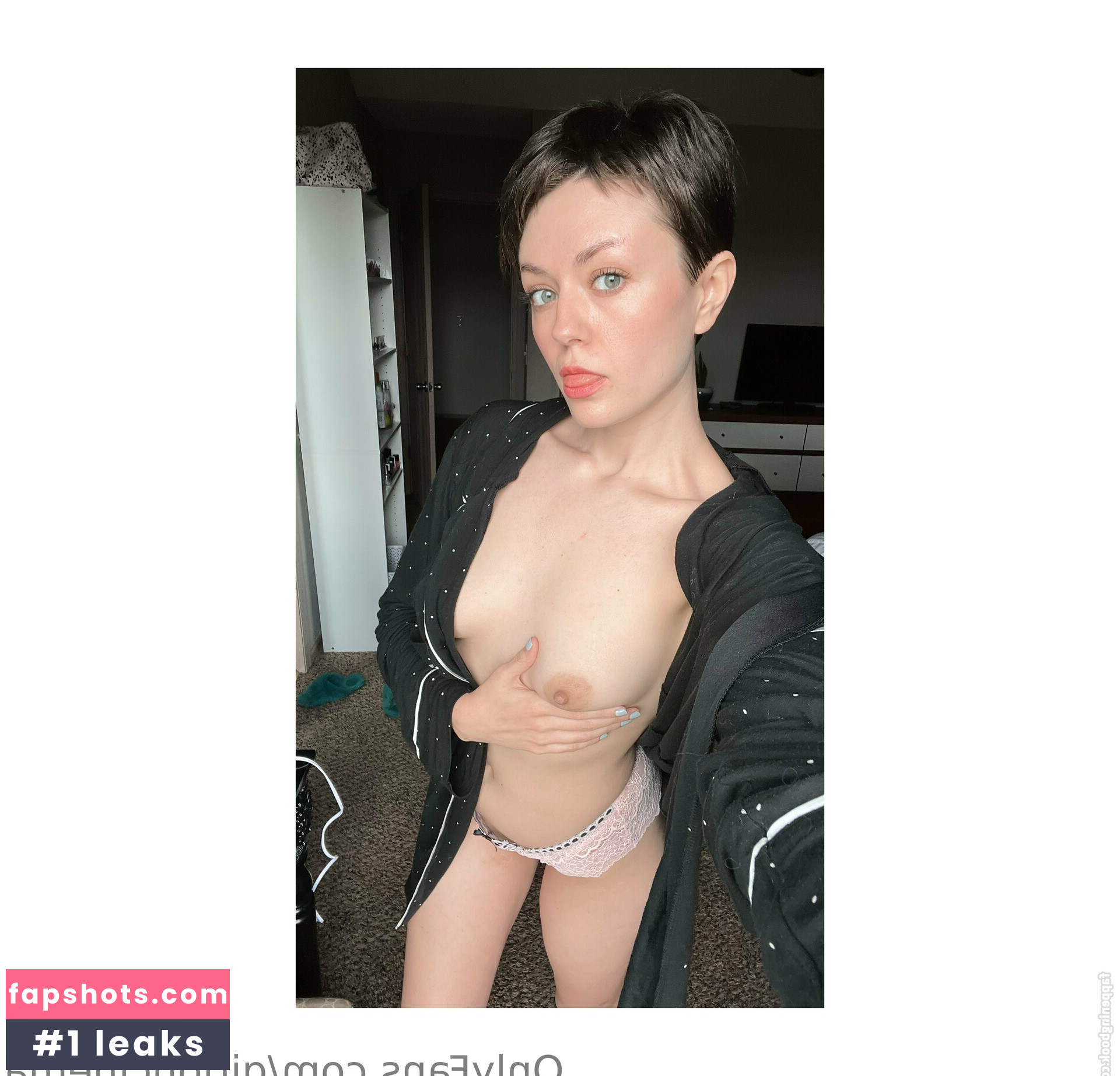 Girl On Cinema gallery photo #60