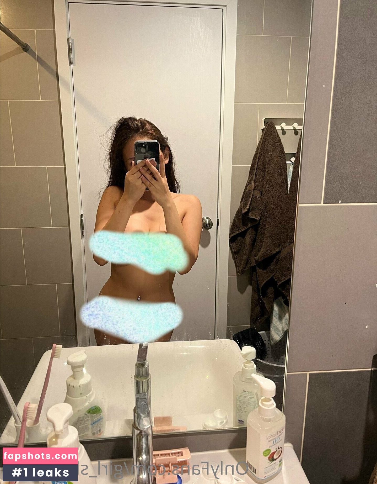 girl_shows_tits gallery photo #22