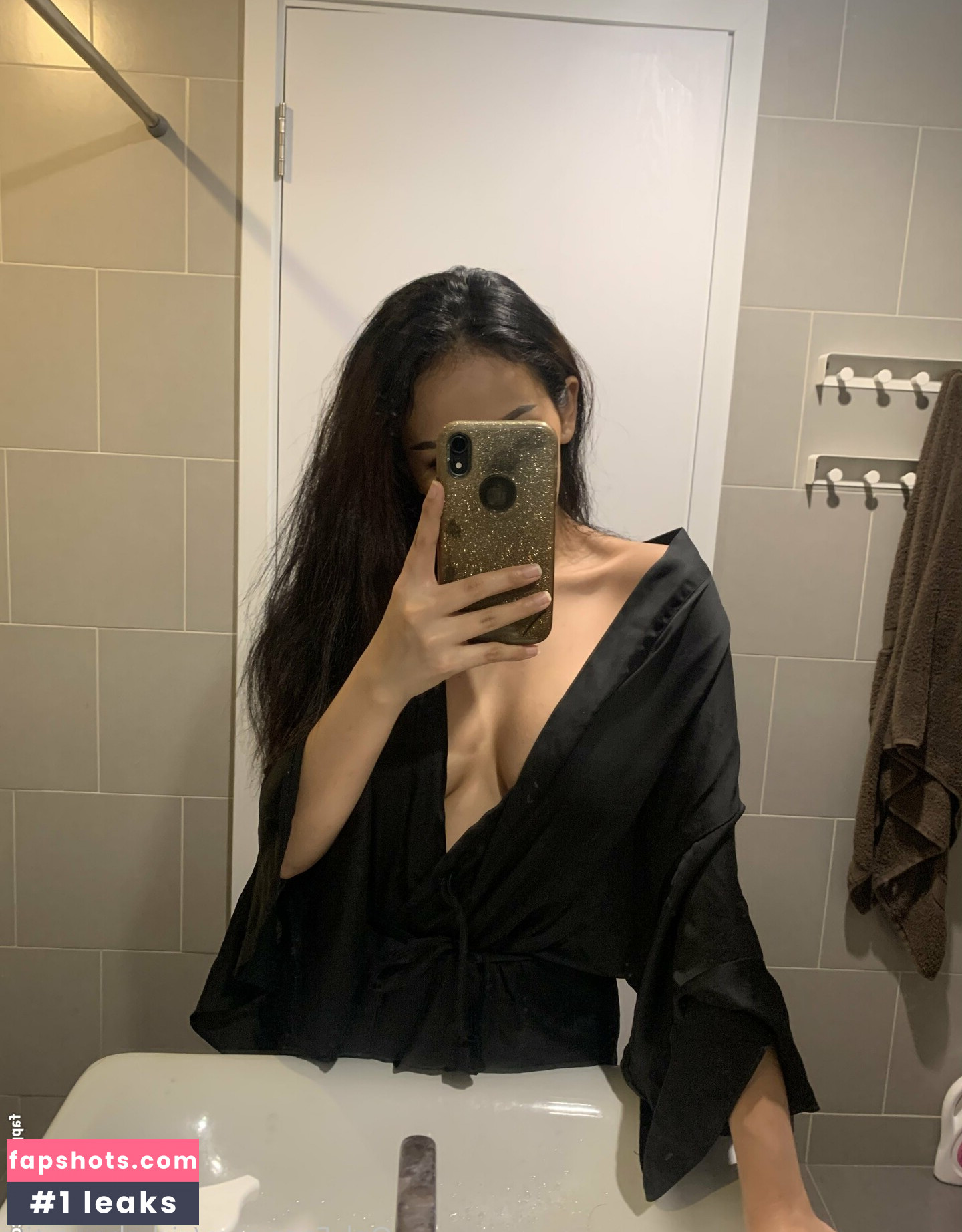 girl_shows_tits gallery photo #23