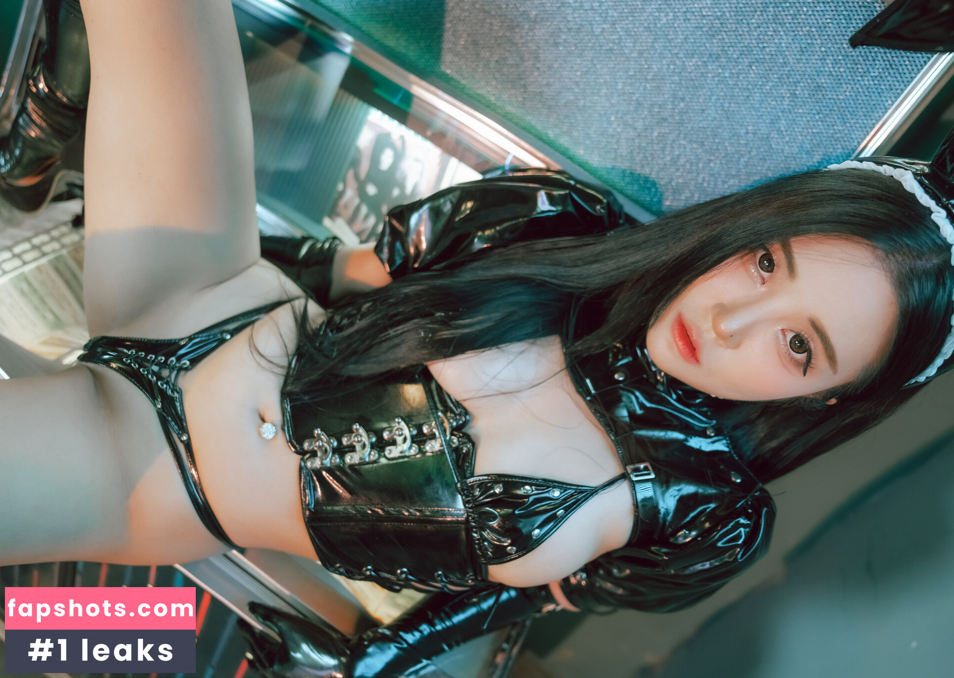 Girlcrush Bomi gallery photo #2