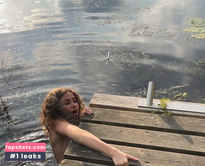 Girls-mag gallery photo #9