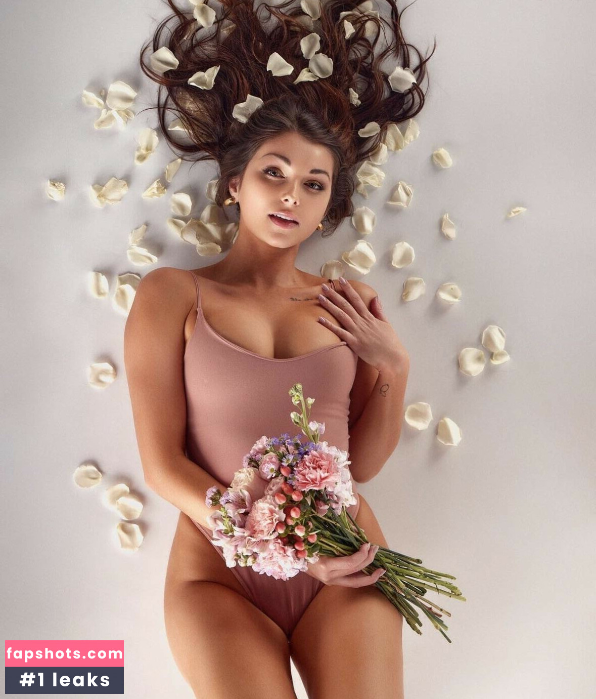 GirlsBig Brother gallery photo #29