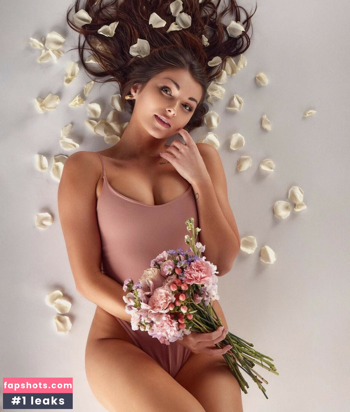 GirlsBig Brother gallery photo #30