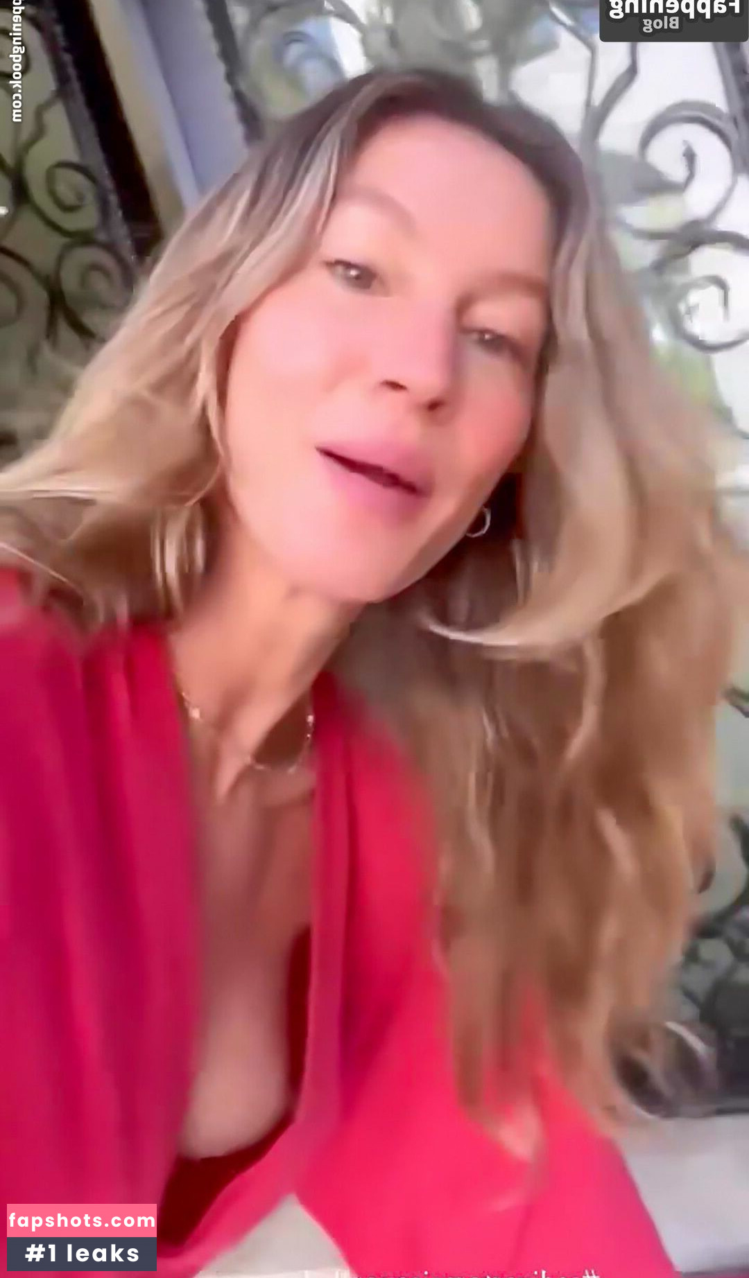 Gisele Buendchen gallery photo #2