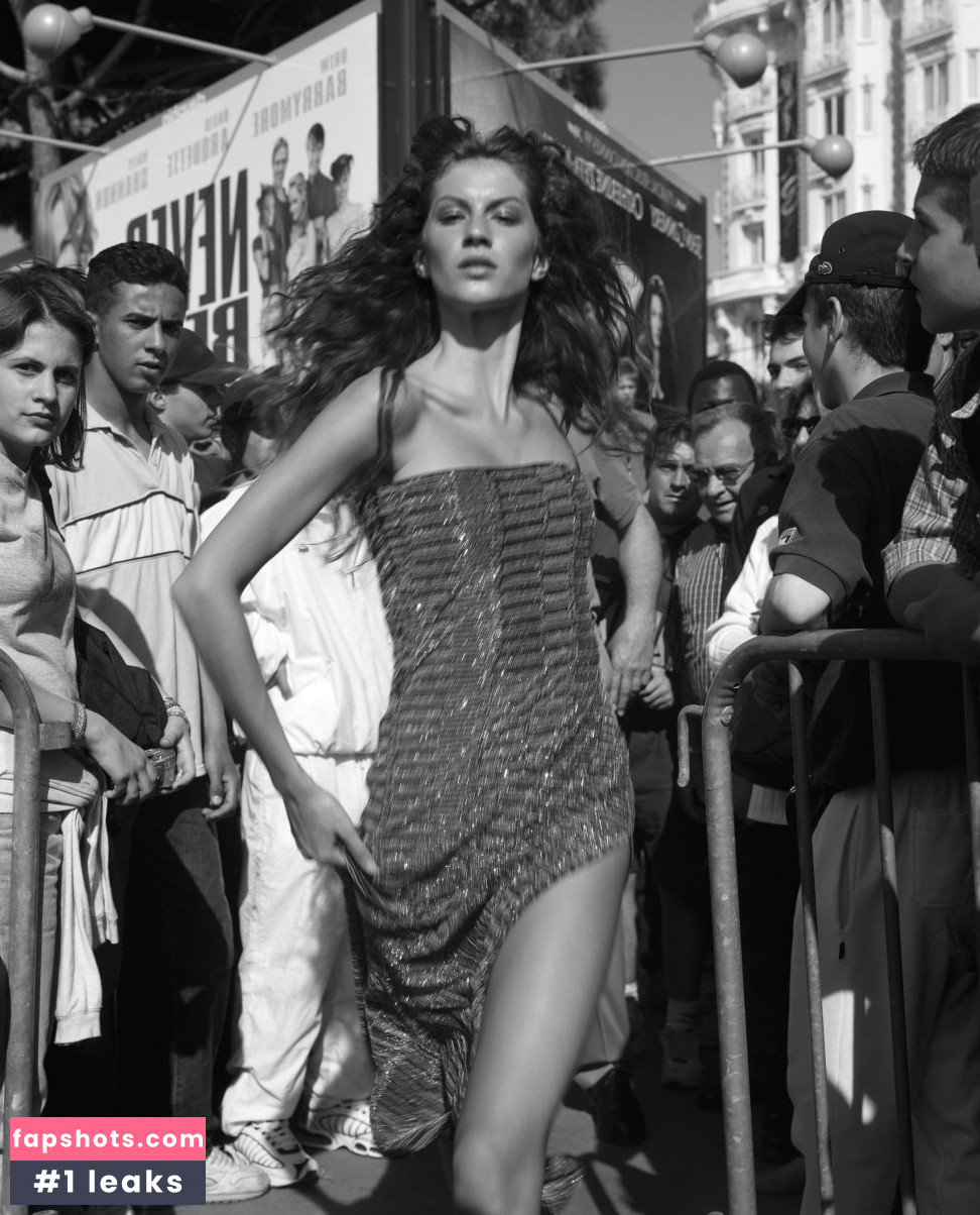 Gisele Buendchen gallery photo #65