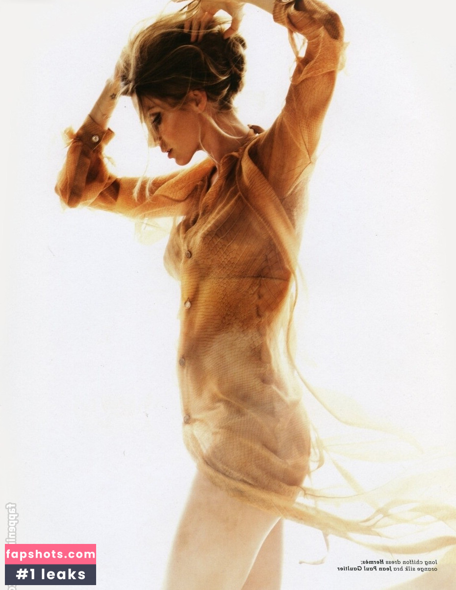 Gisele Bundchen gallery photo #113