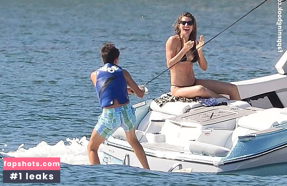 Gisele Bundchen gallery photo #127