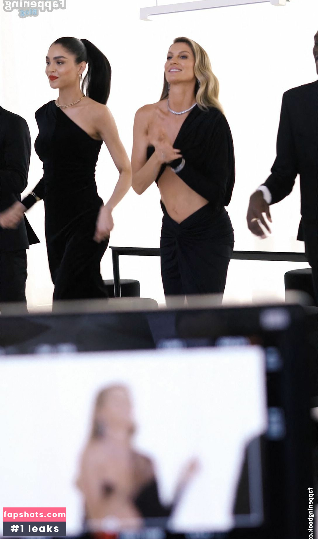 Gisele Bundchen gallery photo #150