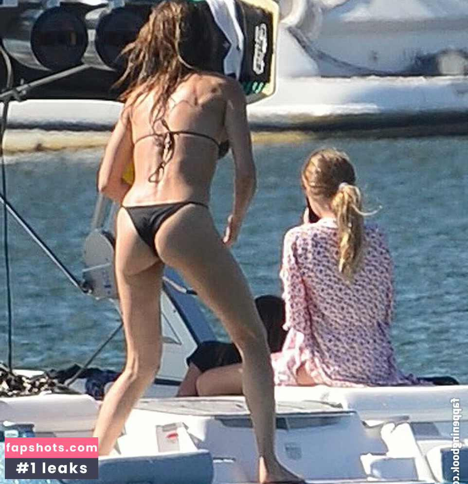 Gisele Bundchen gallery photo #200
