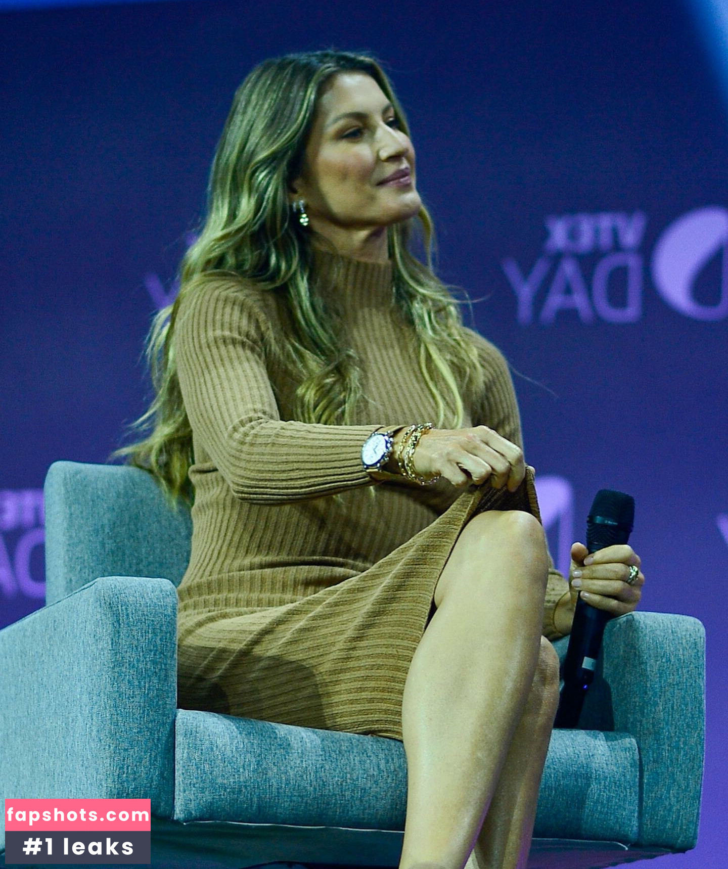 Gisele Bundchen gallery photo #212