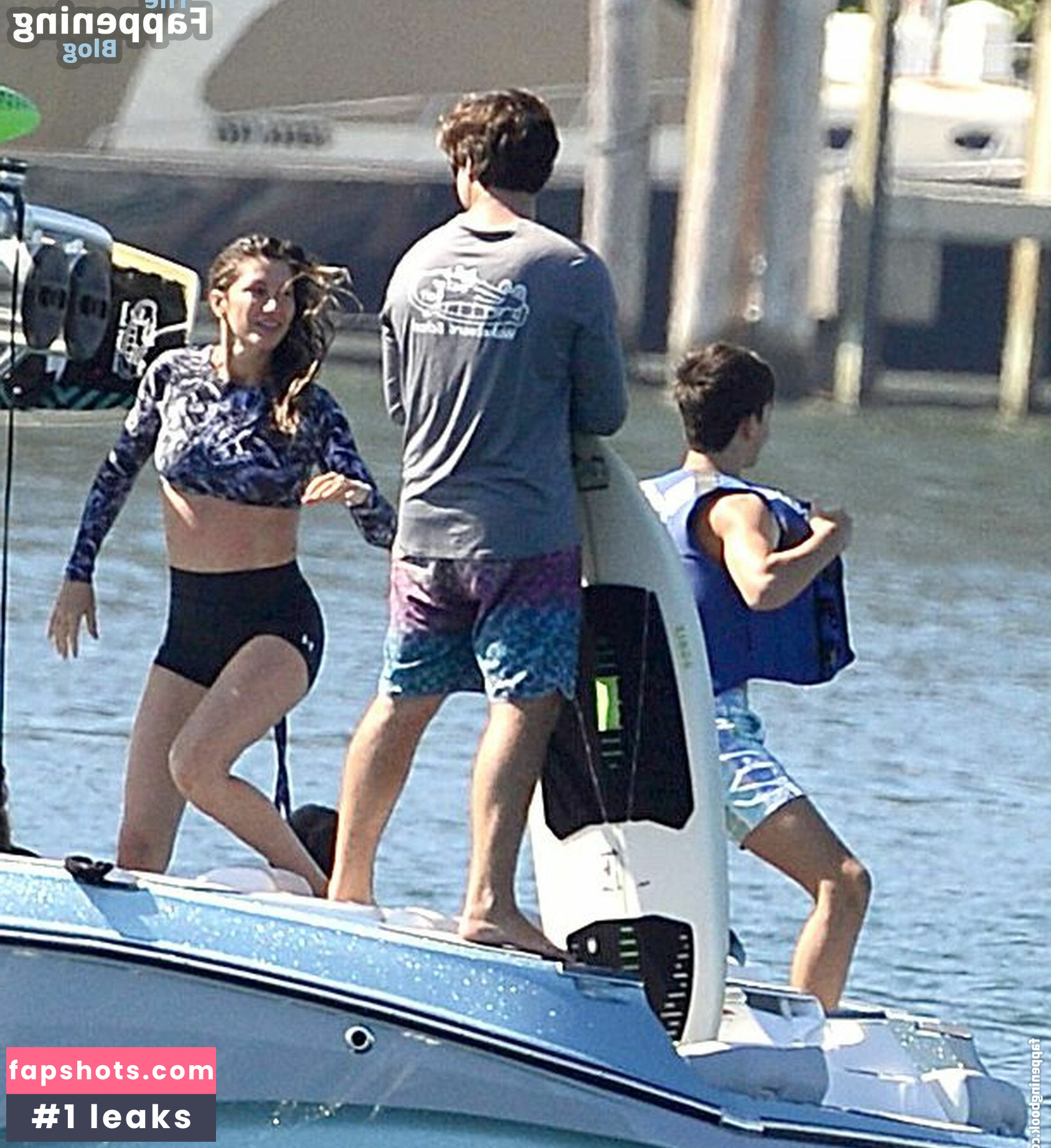 Gisele Bundchen gallery photo #228