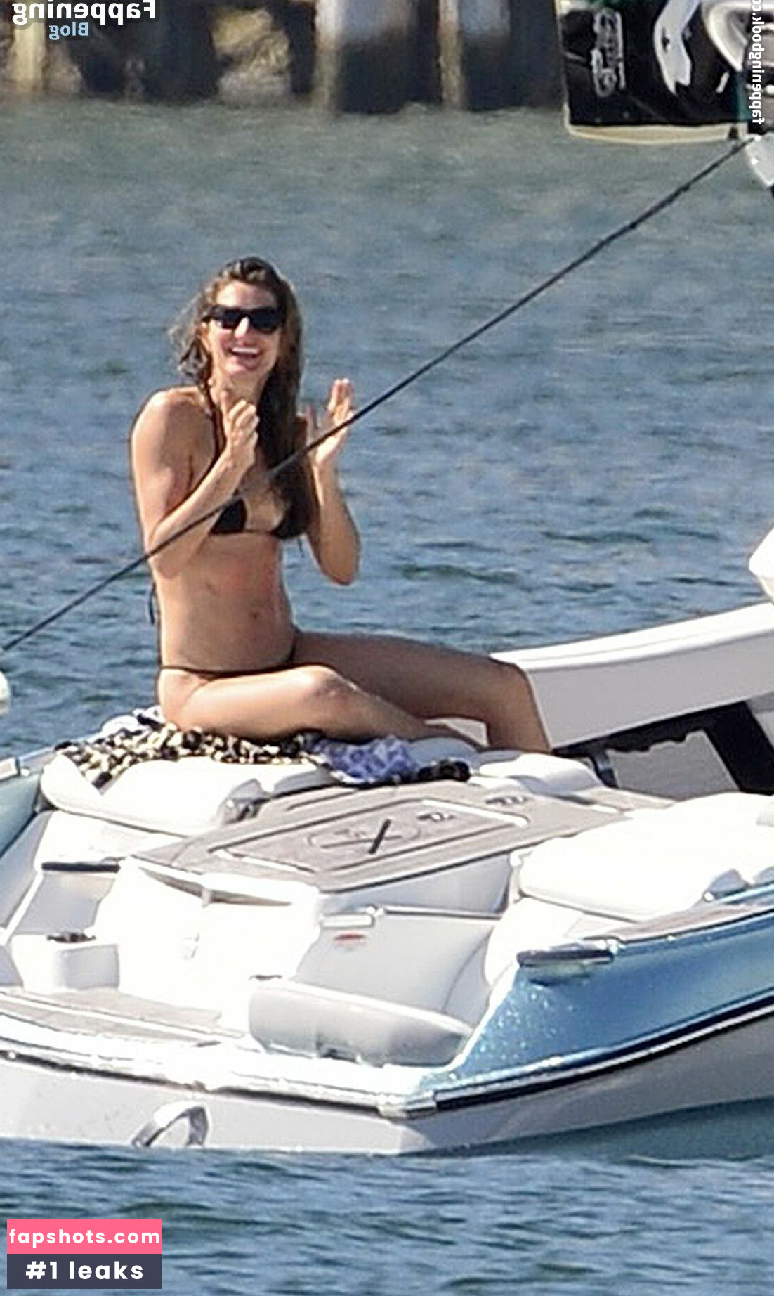 Gisele Bundchen gallery photo #229