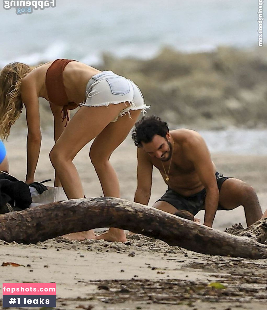 Gisele Bundchen gallery photo #33