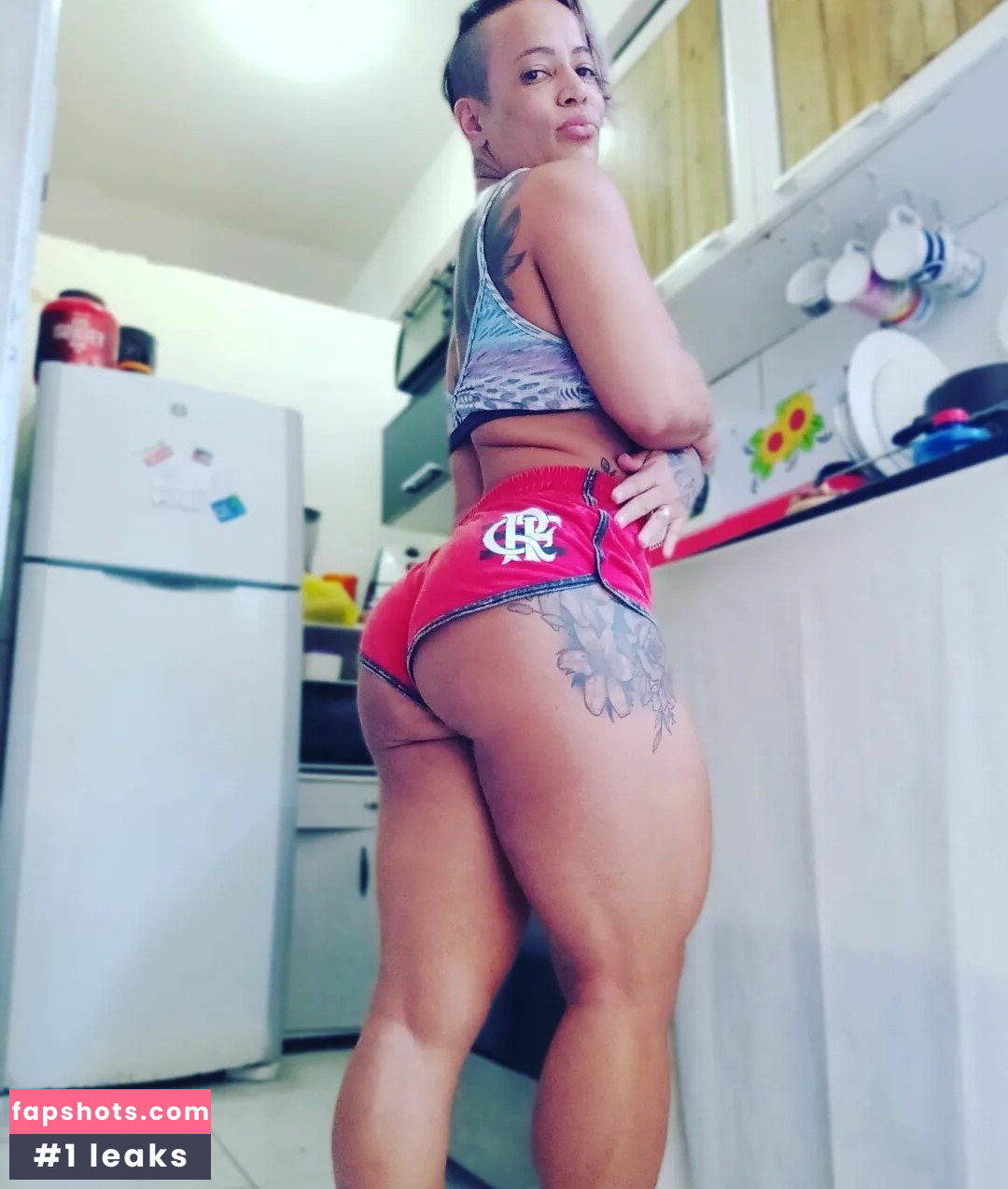 Giselle Bruta gallery photo #8