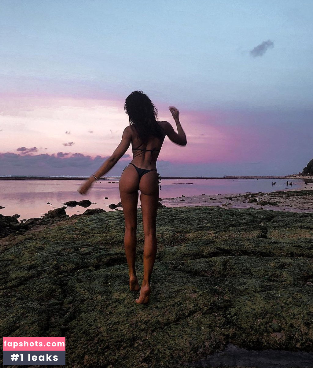 Giulia Calcaterra gallery photo #24