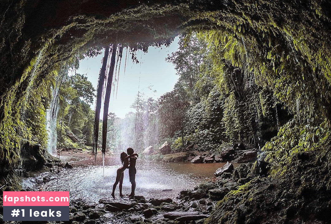 Giulia Calcaterra gallery photo #37