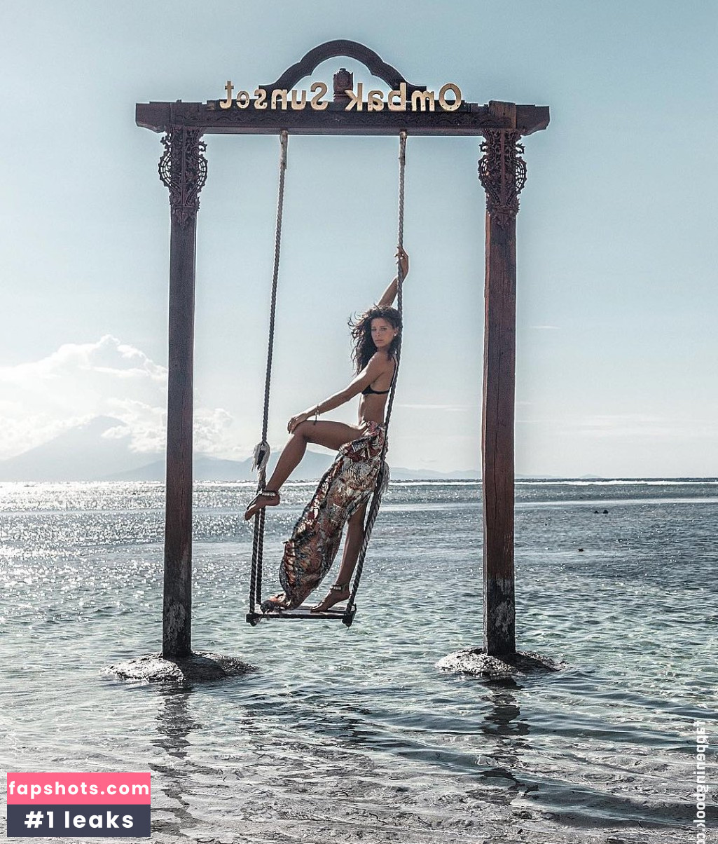 Giulia Calcaterra gallery photo #42