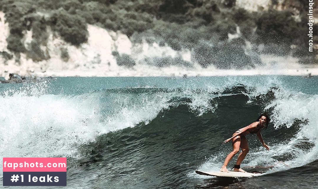 Giulia Calcaterra gallery photo #45