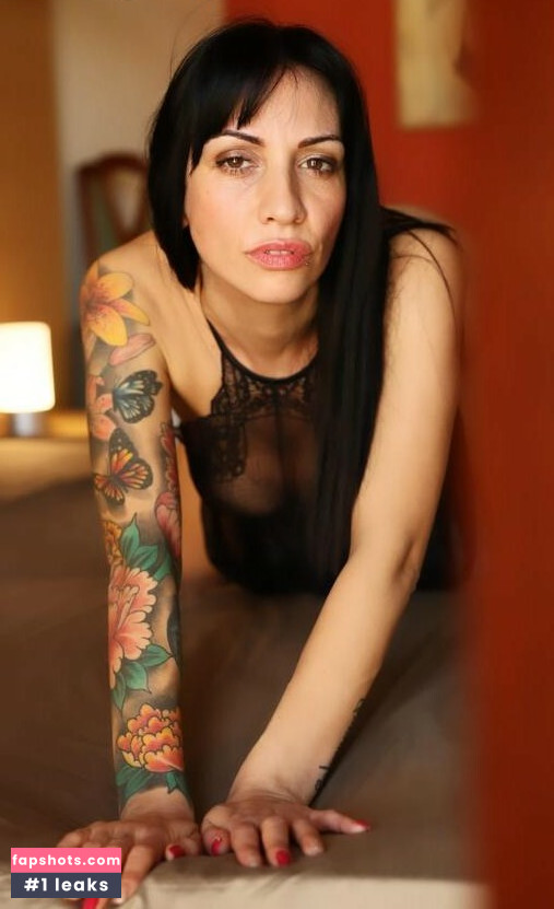 Giulia Diamond gallery photo #21