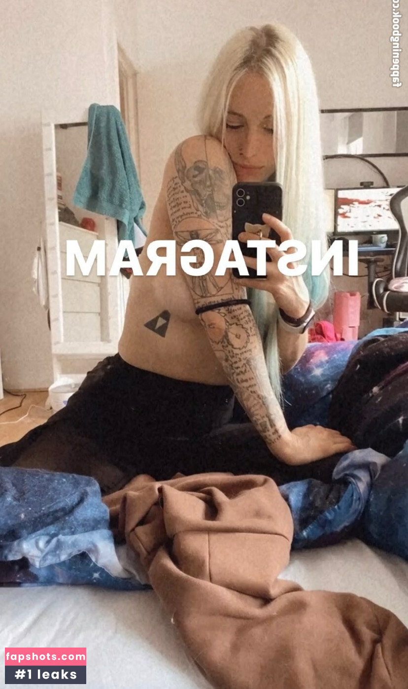 Giulia Henne gallery photo #66