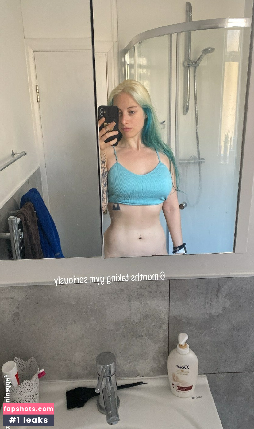 Giulia Henne gallery photo #75