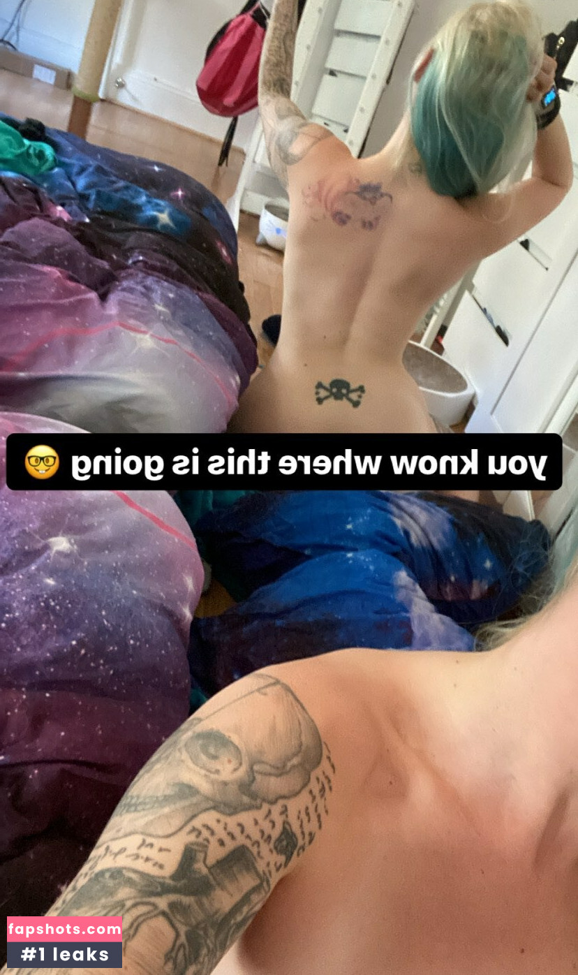 Giulia Henne gallery photo #78