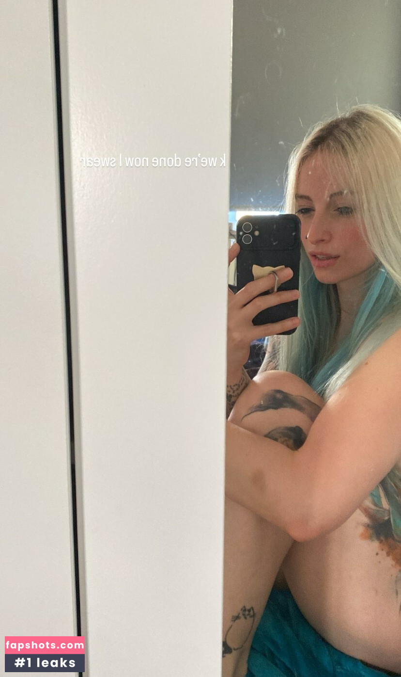 Giulia Henne gallery photo #79